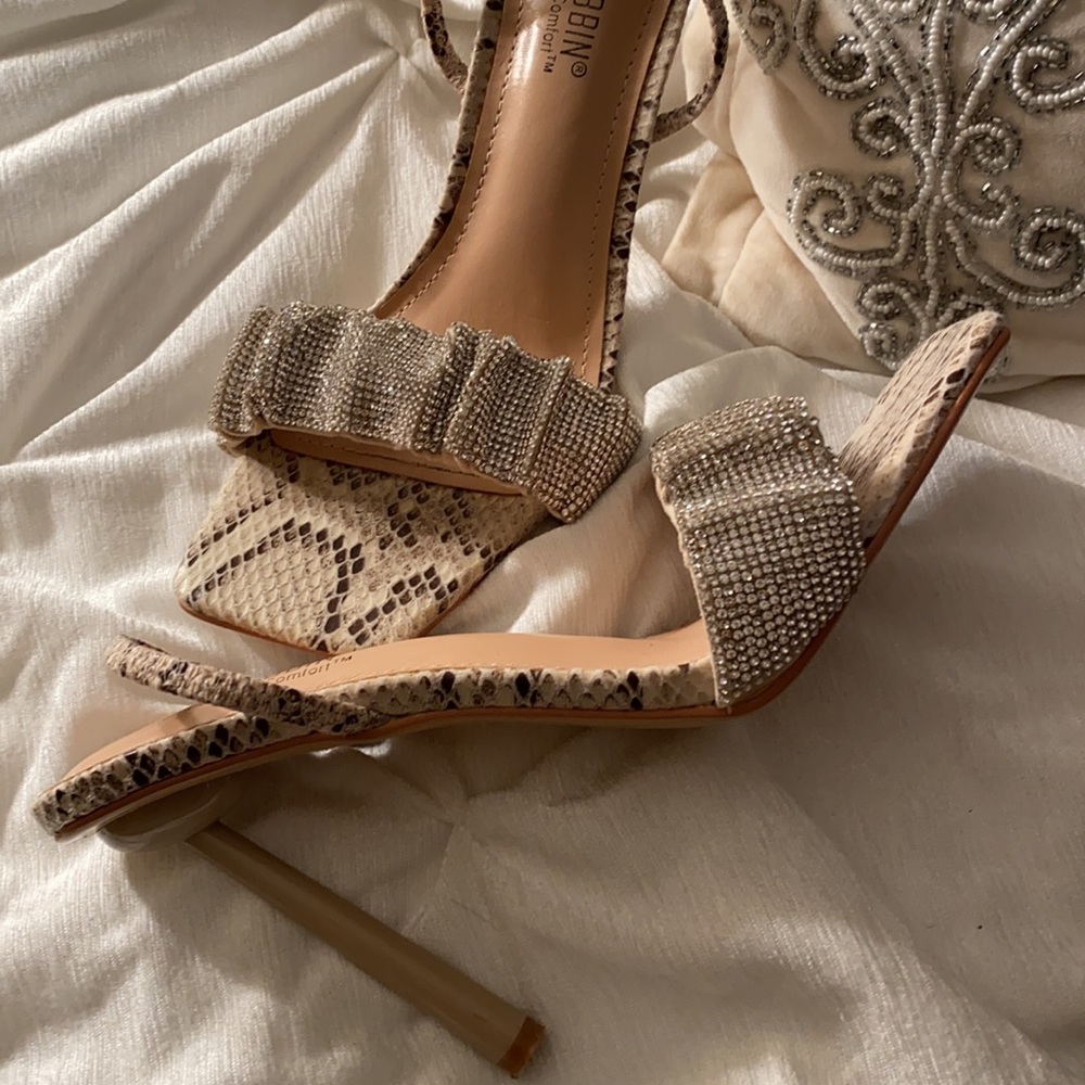 Cape Robbin Kessica Snake High Heel Open Toe Strap Rhinestone Pump Sandal 8.5 - Picture 6 of 7